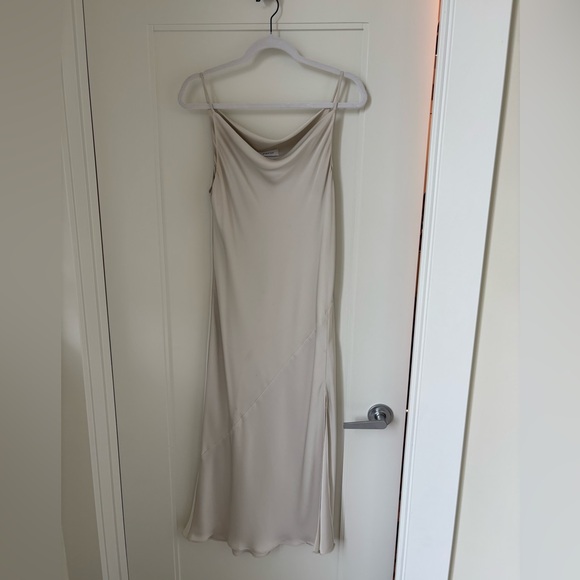 Babaton Fonda satin dress - Picture 4 of 5